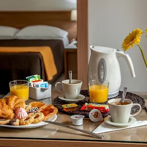 https://domus-imperiale.it-romehotels.com
